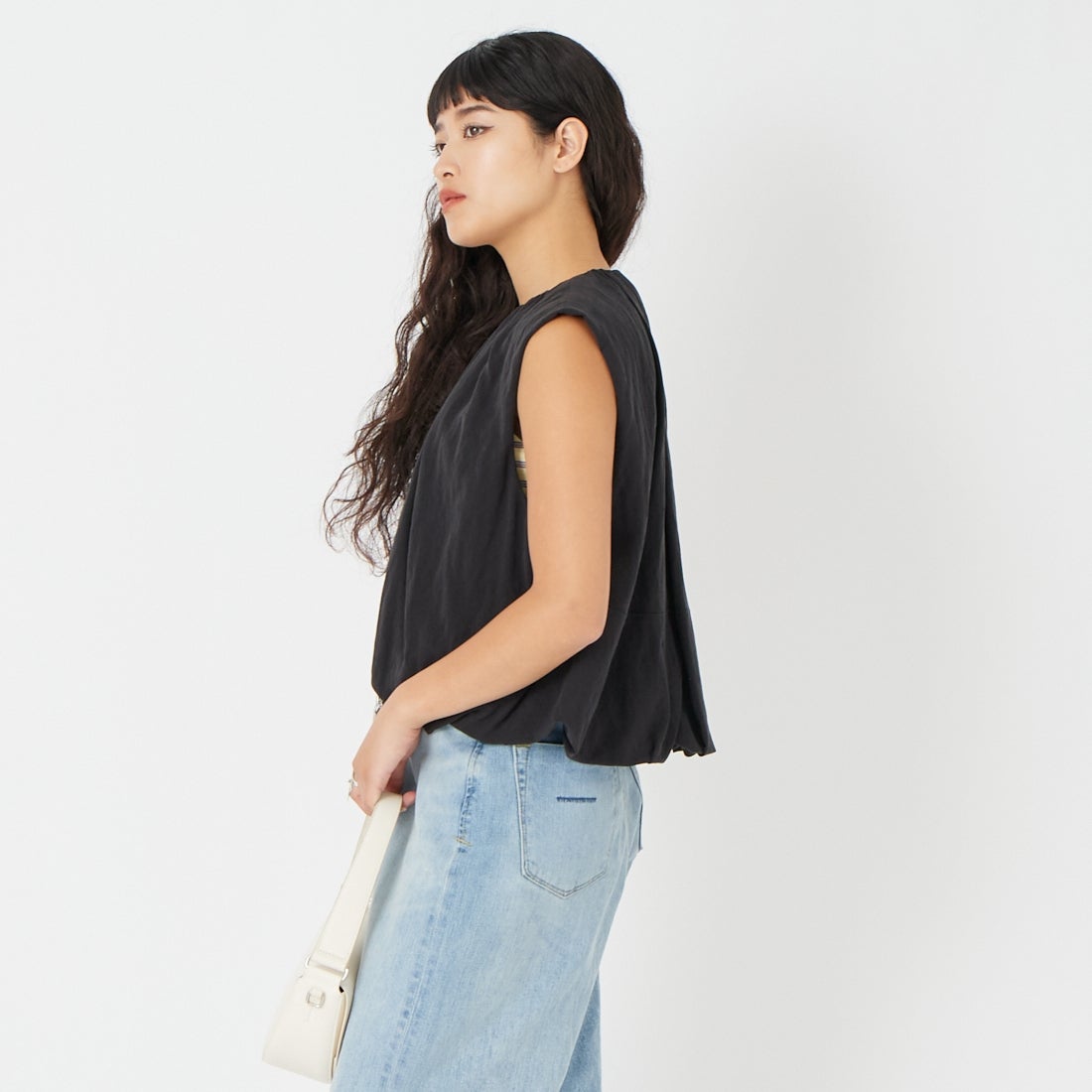 CHIGNON [シニヨン] ダブルジップバルーンジレ [4261-025MK] BLACK &&モデル身長：162cm 着用サイズ：F&&