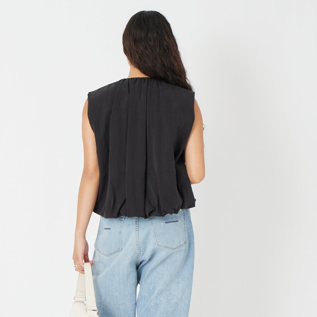 CHIGNON [シニヨン] ダブルジップバルーンジレ [4261-025MK] BLACK &&モデル身長：162cm 着用サイズ：F&&