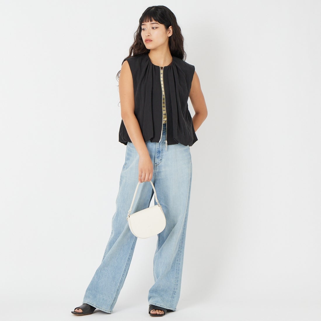 CHIGNON [シニヨン] ダブルジップバルーンジレ [4261-025MK] BLACK &&モデル身長：162cm 着用サイズ：F&&