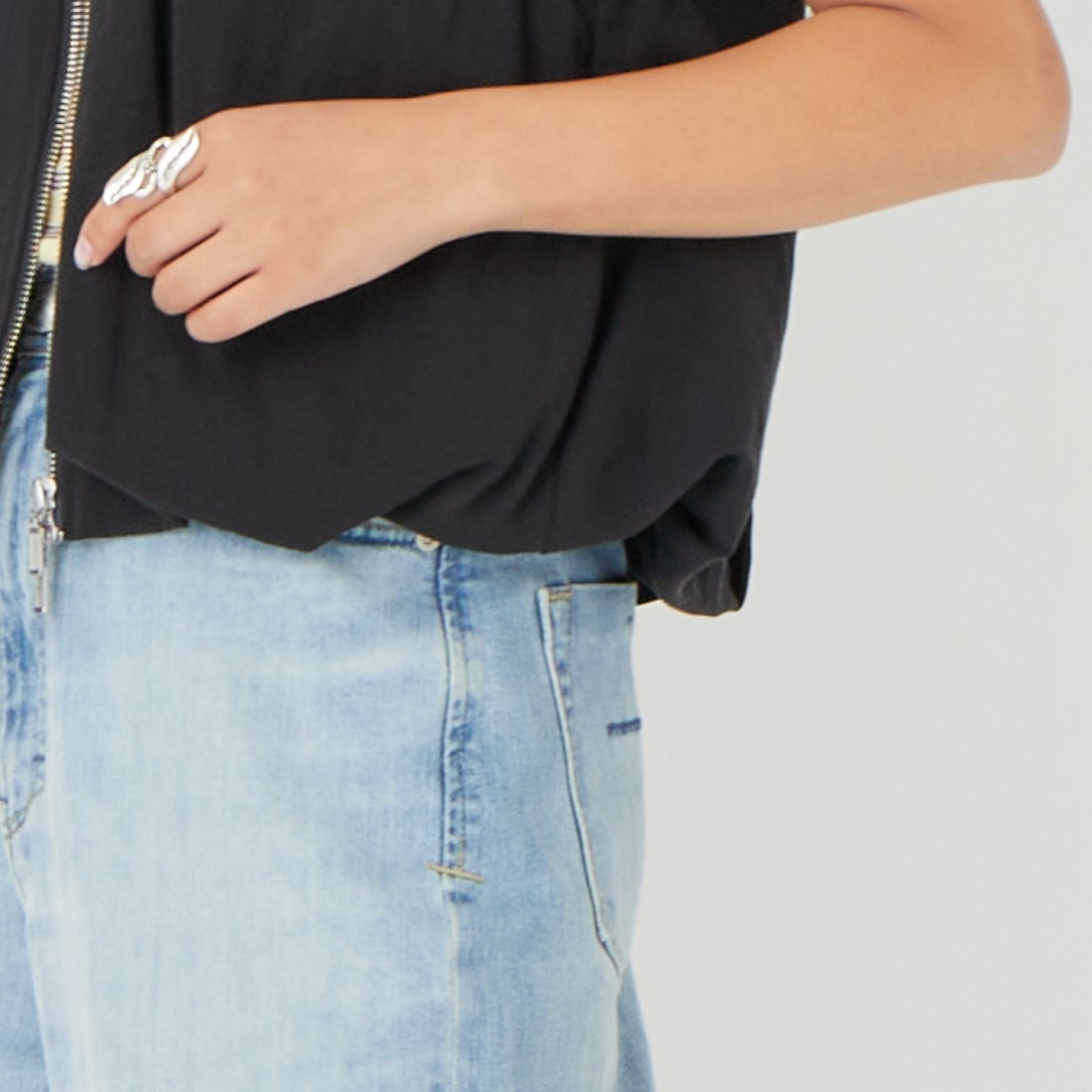 CHIGNON [シニヨン] ダブルジップバルーンジレ [4261-025MK] BLACK &&モデル身長：162cm 着用サイズ：F&&