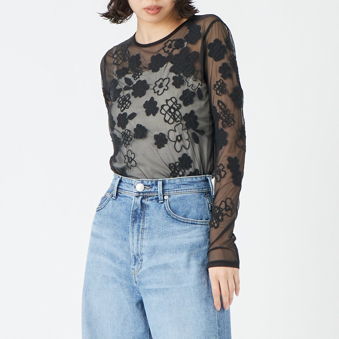 MAISON SPECIAL [メゾンスペシャル] フラワーエンブロイダリーシアートップス [21261415307] BLK &&モデル身長：162cm 着用サイズ：F&&