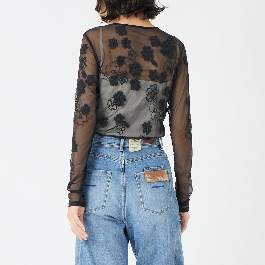 MAISON SPECIAL [メゾンスペシャル] フラワーエンブロイダリーシアートップス [21261415307] BLK &&モデル身長：162cm 着用サイズ：F&&