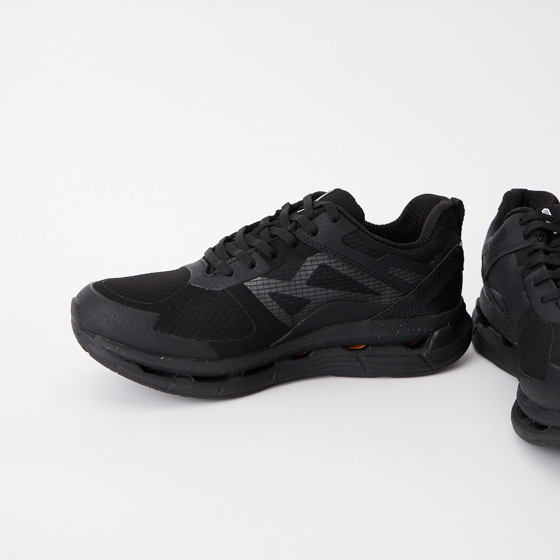 MOISTHROUGH 360 [モイスルー360] VENTIRIS スニーカー [M1110M] BLACK