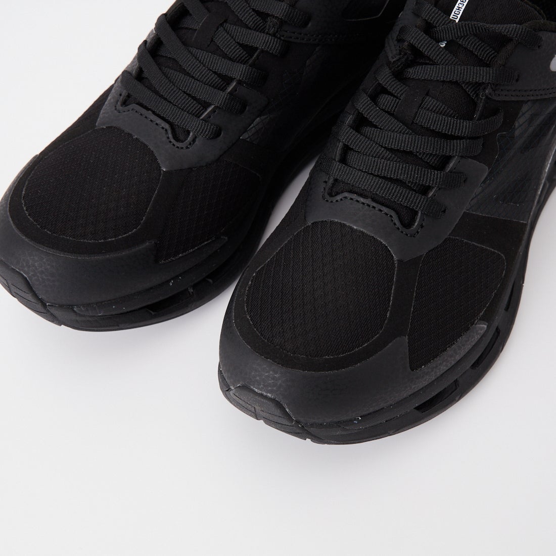 MOISTHROUGH 360 [モイスルー360] VENTIRIS スニーカー [M1110M] BLACK