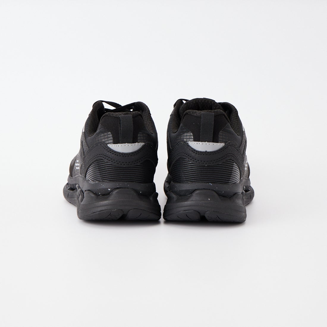 MOISTHROUGH 360 [モイスルー360] VENTIRIS スニーカー [M1110M] BLACK