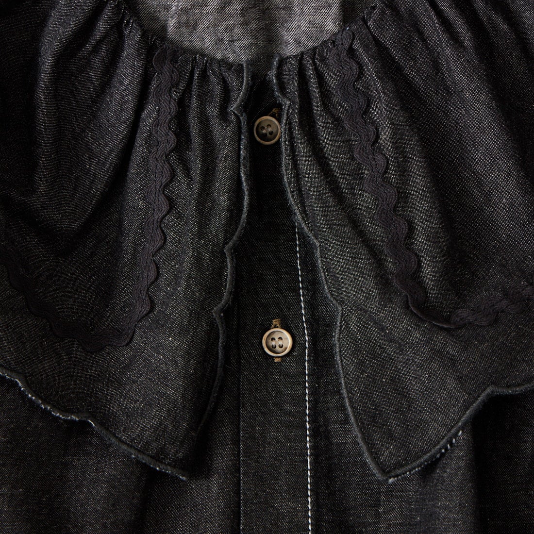 ESTROISLOSE [エストゥロワルーズ] 綿麻ライトオンスデニム 衿刺繍ブラウス [EB26103] 99 BLACK