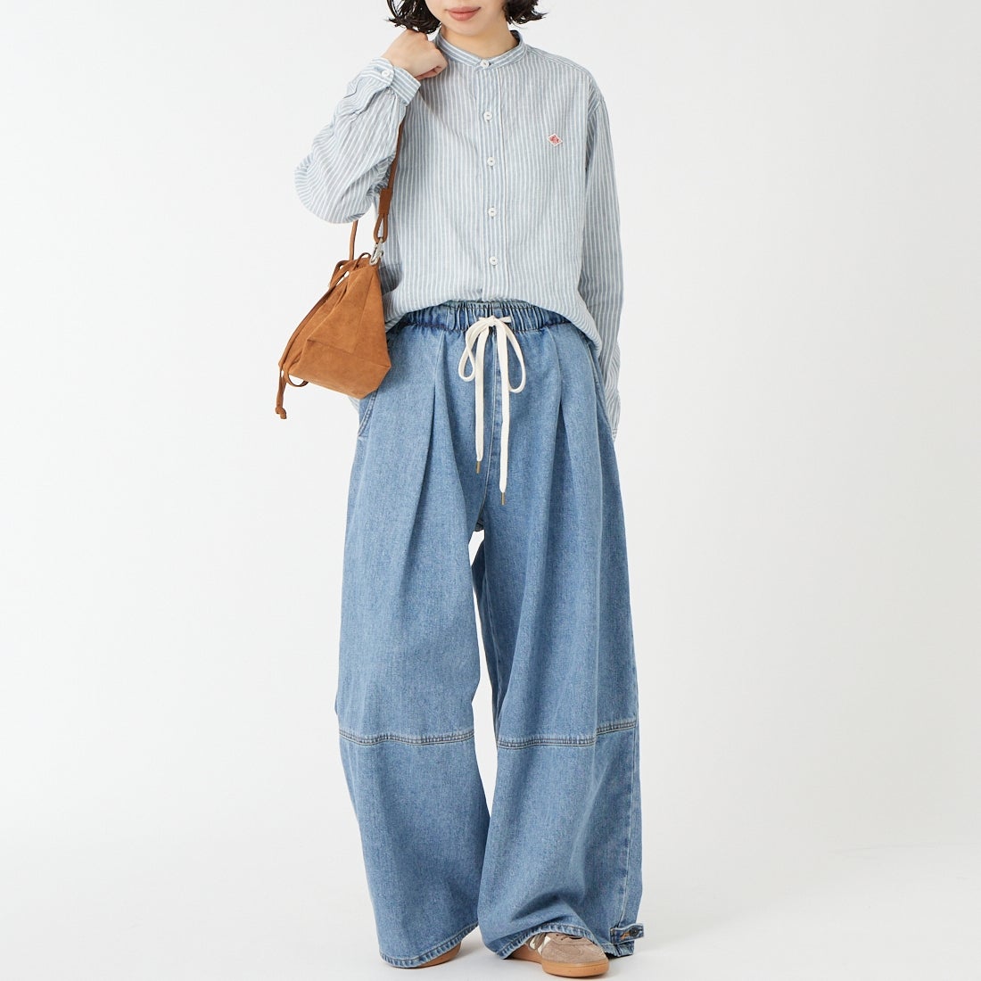 SOMETHING [サムシング] ドローストリングバルーンワイドパンツ [SA1108] 94 L.BLUE &&モデル身長：162cm 着用サイズ：S&&