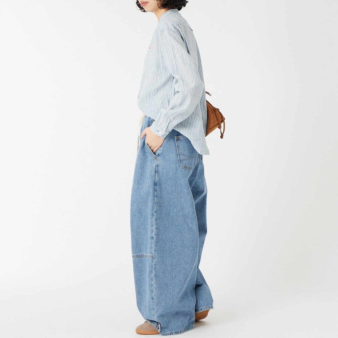 SOMETHING [サムシング] ドローストリングバルーンワイドパンツ [SA1108] 94 L.BLUE &&モデル身長：162cm 着用サイズ：S&&