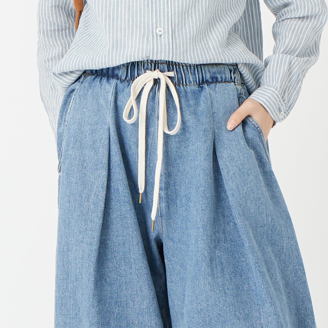 SOMETHING [サムシング] ドローストリングバルーンワイドパンツ [SA1108] 94 L.BLUE &&モデル身長：162cm 着用サイズ：S&&