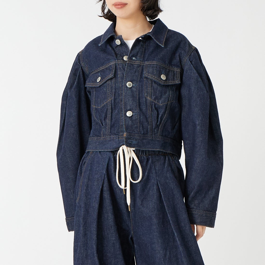SOMETHING [サムシング] パワーショルダーデニムジャケット [SAT008] 00 OW &&モデル身長：162cm 着用サイズ：F&&