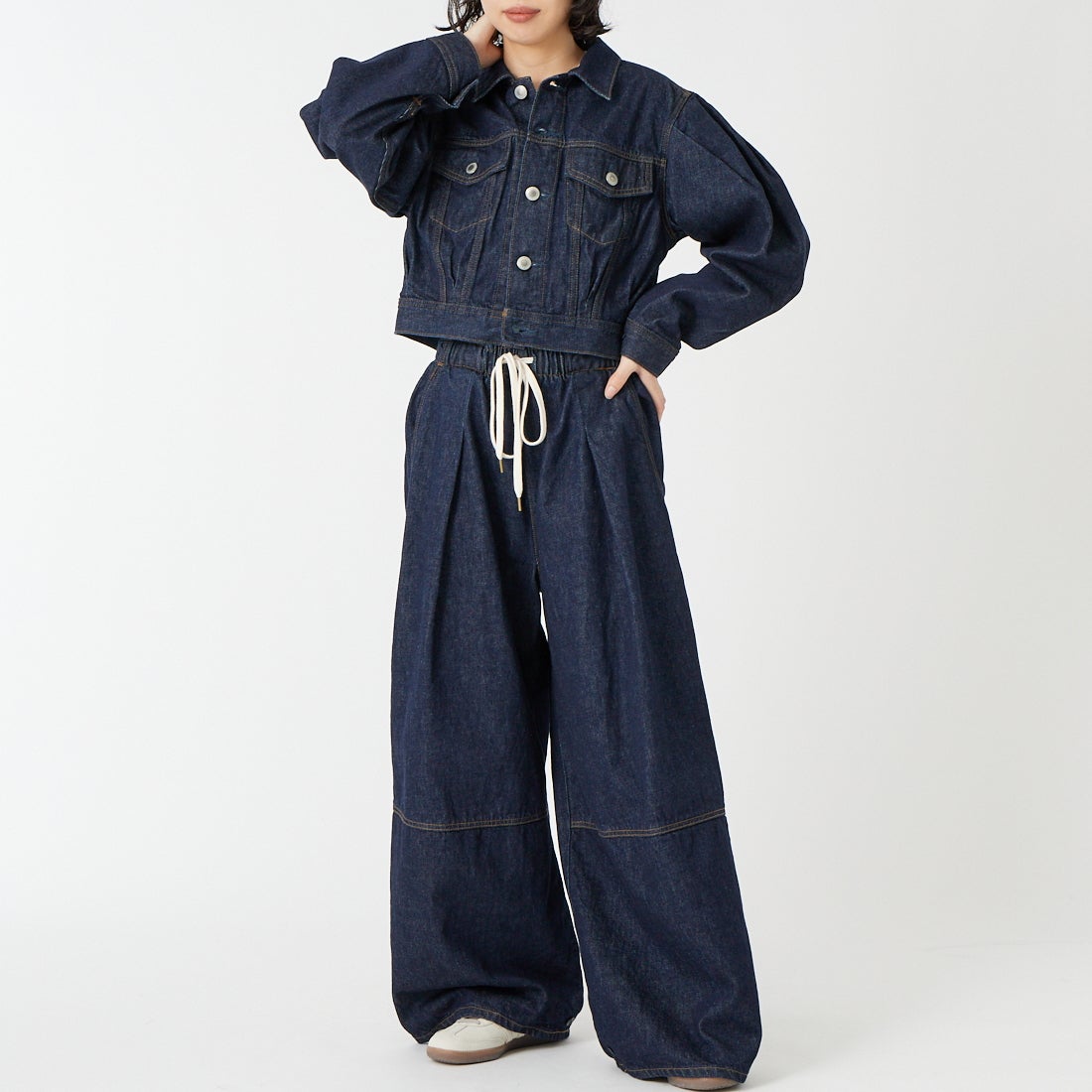 SOMETHING [サムシング] パワーショルダーデニムジャケット [SAT008] 00 OW &&モデル身長：162cm 着用サイズ：F&&