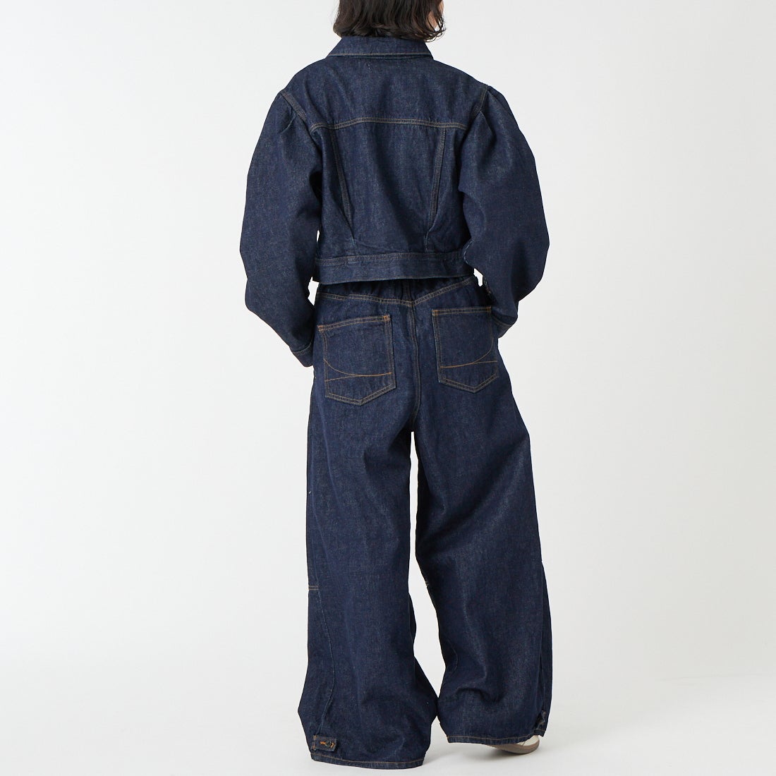 SOMETHING [サムシング] パワーショルダーデニムジャケット [SAT008] 00 OW &&モデル身長：162cm 着用サイズ：F&&