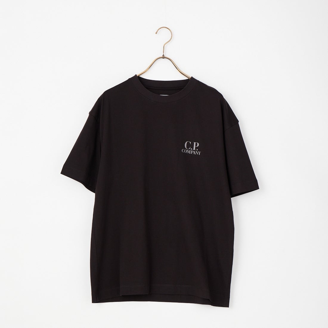 M*H様 C.P. COMPANY シーピーカンパニー トップス Tシャツ　ホワ C.P.COMPANY [シーピーカンパニー] ショートスリーブロゴTシャツ
