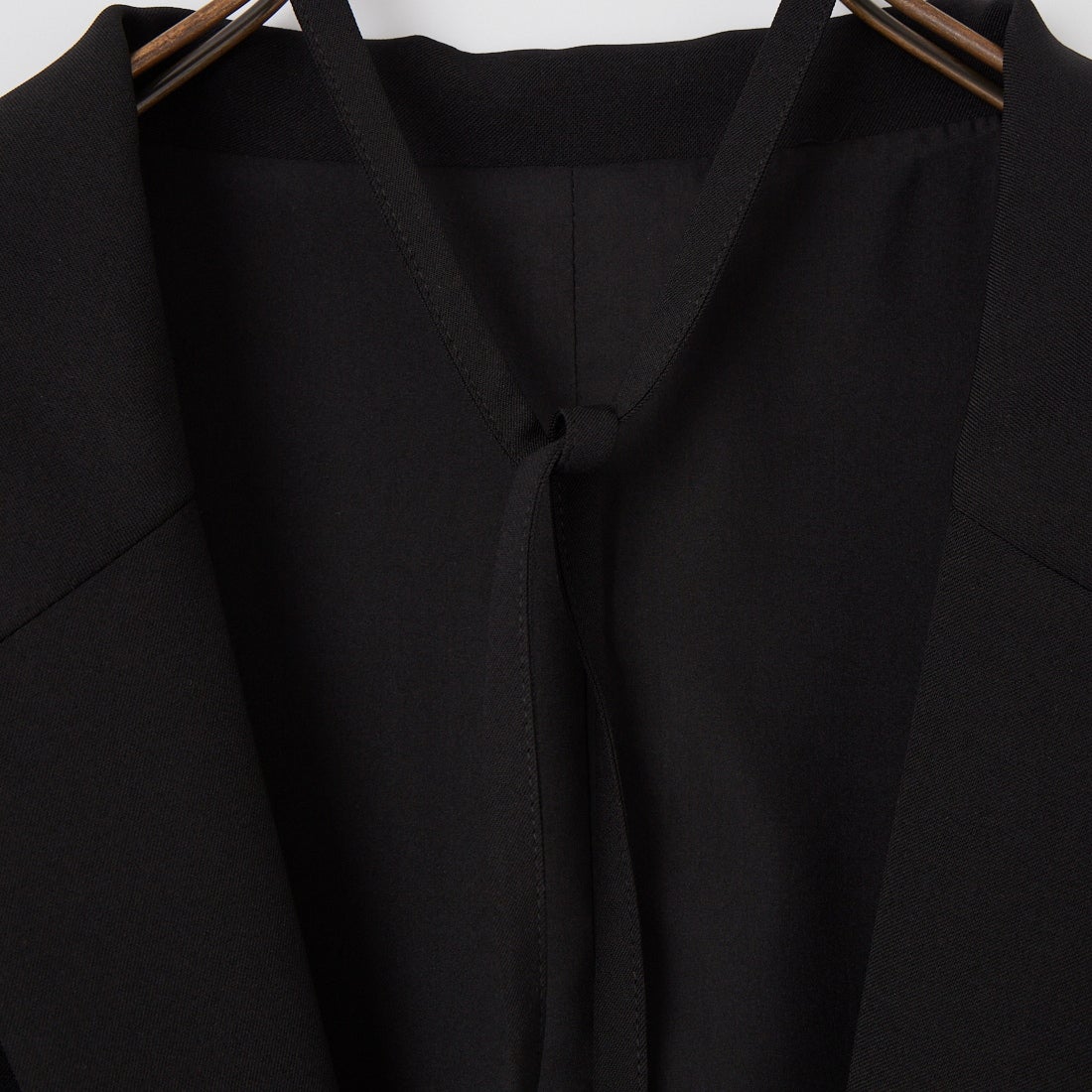 WILLFULLY [ウィルフリー] カフスレース ヘムバルーンフリルジャケット [2611-OU-06] BLACK