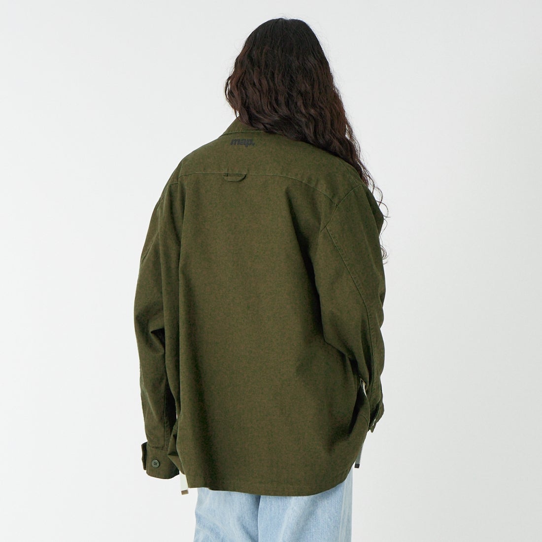 UNIVERSAL OVERALL [ユニバーサルオーバーオール] ファティーグジャケット [UO2512103OC] KHA &&モデル身長：162cm 着用サイズ：F&&