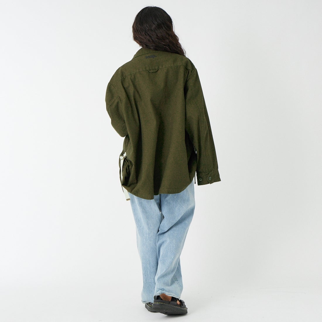 UNIVERSAL OVERALL [ユニバーサルオーバーオール] ファティーグジャケット [UO2512103OC] KHA &&モデル身長：162cm 着用サイズ：F&&