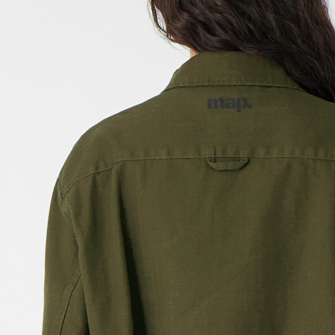 UNIVERSAL OVERALL [ユニバーサルオーバーオール] ファティーグジャケット [UO2512103OC] KHA &&モデル身長：162cm 着用サイズ：F&&