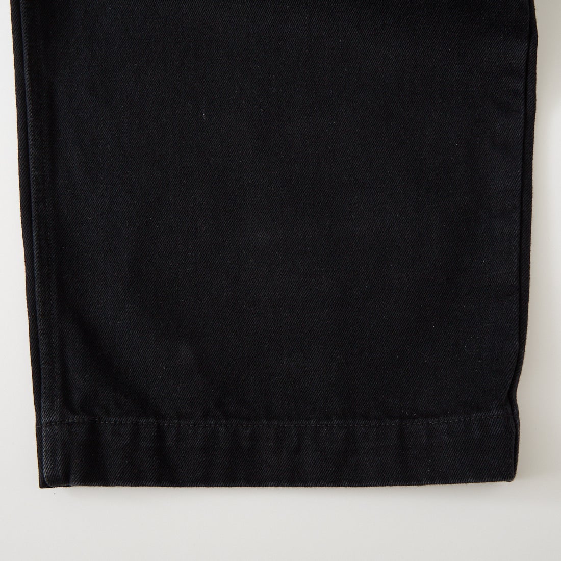 UNIVERSAL OVERALL [ユニバーサルオーバーオール] タックワイドデニムパンツ [UO2512600OC] BLK