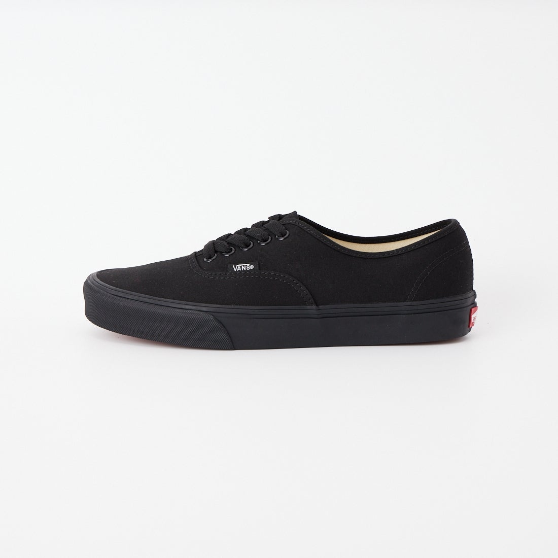 BLACK/BLAC