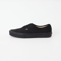 BLACK/BLAC
