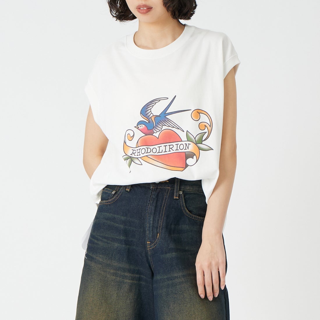 RhodolirioN [ロドリリオン] プリントタトゥーTシャツ [SW1056] A WHITE &&モデル身長：162cm 着用サイズ：ONE SIZE&&