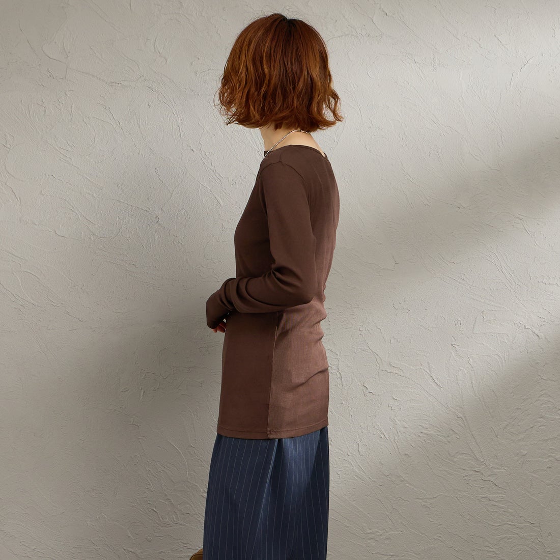 THE SHINZONE [ザ シンゾーン] シアーリブロングスリーブTシャツ [26SMSCU07] 48 BROWN &&モデル身長：158cm 着用サイズ：F0&&