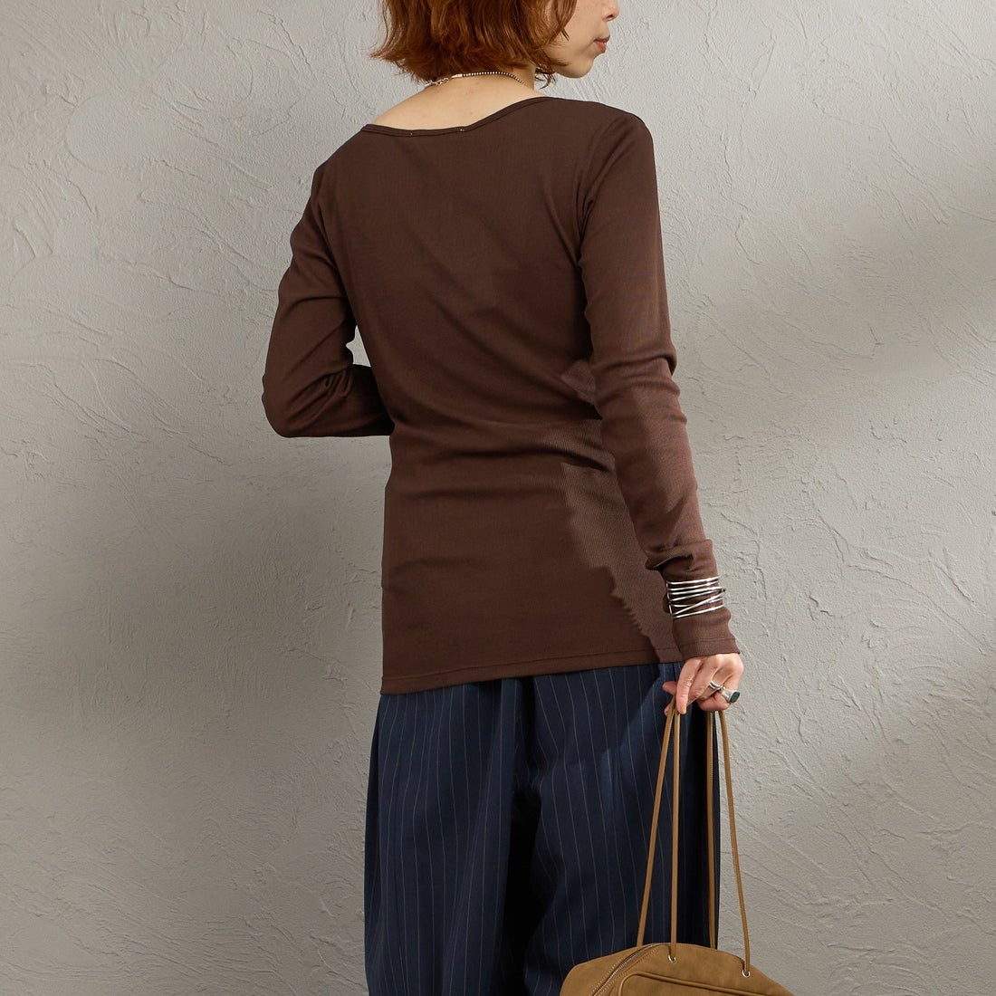 THE SHINZONE [ザ シンゾーン] シアーリブロングスリーブTシャツ [26SMSCU07] 48 BROWN &&モデル身長：158cm 着用サイズ：F0&&
