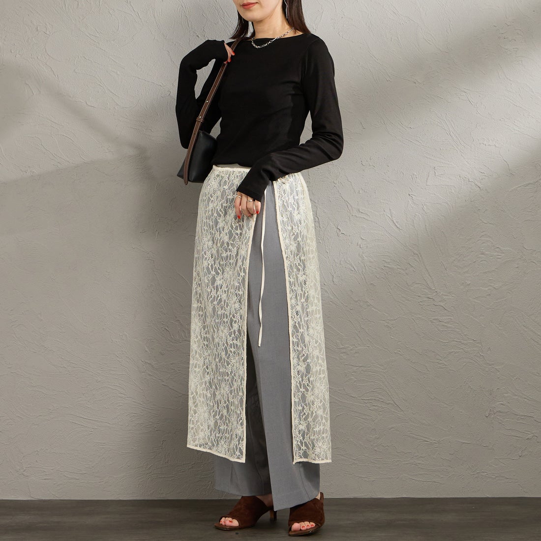 THE SHINZONE [ザ シンゾーン] シアーリブロングスリーブTシャツ [26SMSCU07] 07 BLACK &&モデル身長：160cm 着用サイズ：F0&&