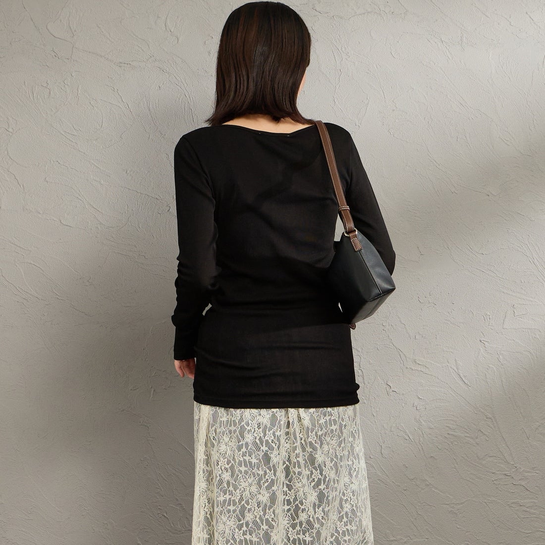 THE SHINZONE [ザ シンゾーン] シアーリブロングスリーブTシャツ [26SMSCU07] 07 BLACK &&モデル身長：160cm 着用サイズ：F0&&