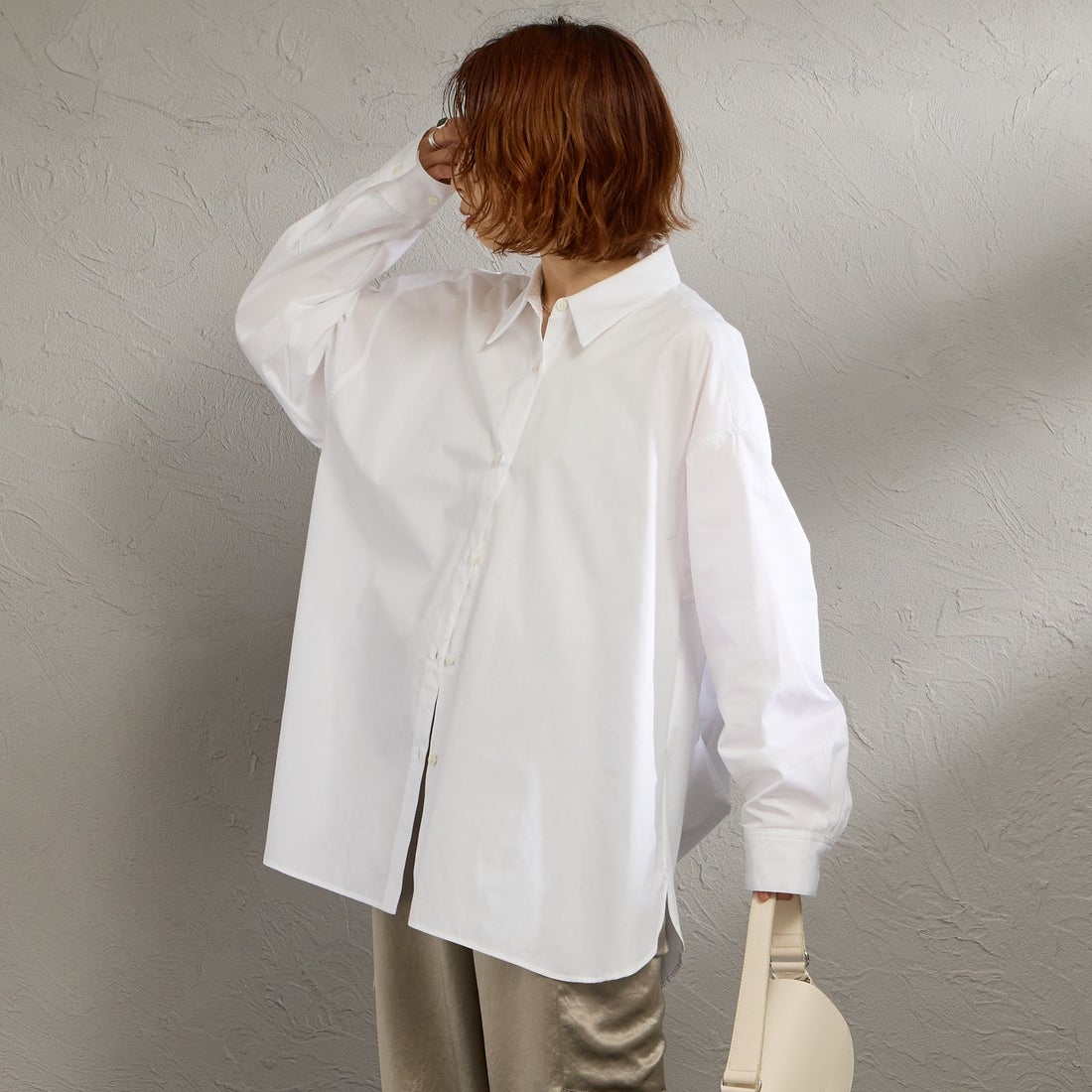 MARMARMAR [マーマーマー] バックコクーンレギュラーシャツ [1-830070] 11 OFF WHI &&モデル身長：158cm 着用サイズ：F&&