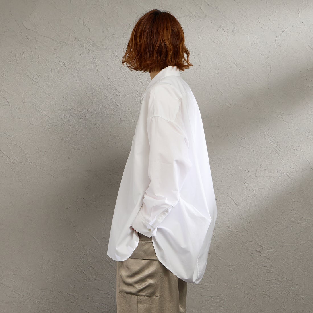 MARMARMAR [マーマーマー] バックコクーンレギュラーシャツ [1-830070] 11 OFF WHI &&モデル身長：158cm 着用サイズ：F&&