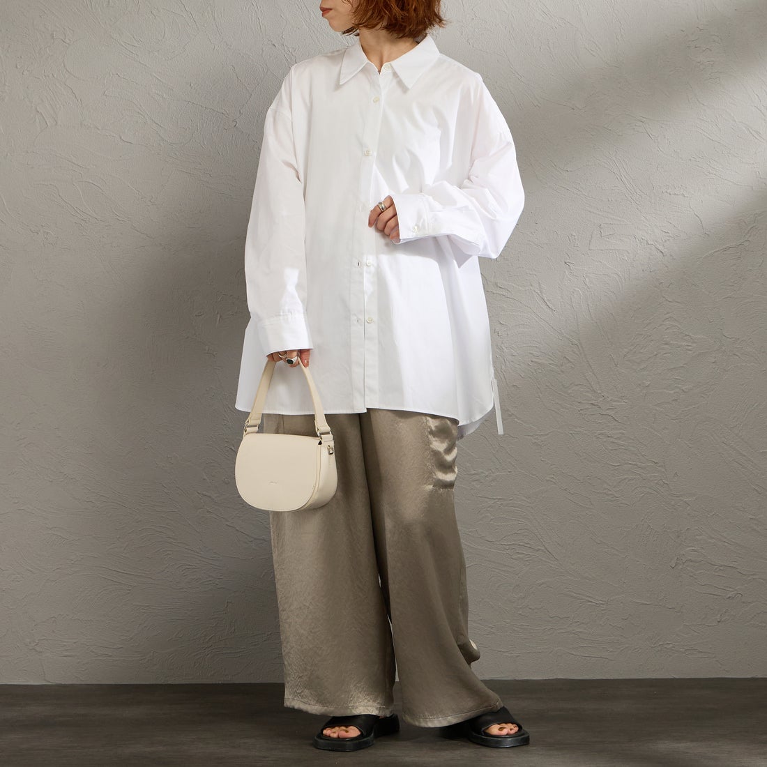 MARMARMAR [マーマーマー] バックコクーンレギュラーシャツ [1-830070] 11 OFF WHI &&モデル身長：158cm 着用サイズ：F&&