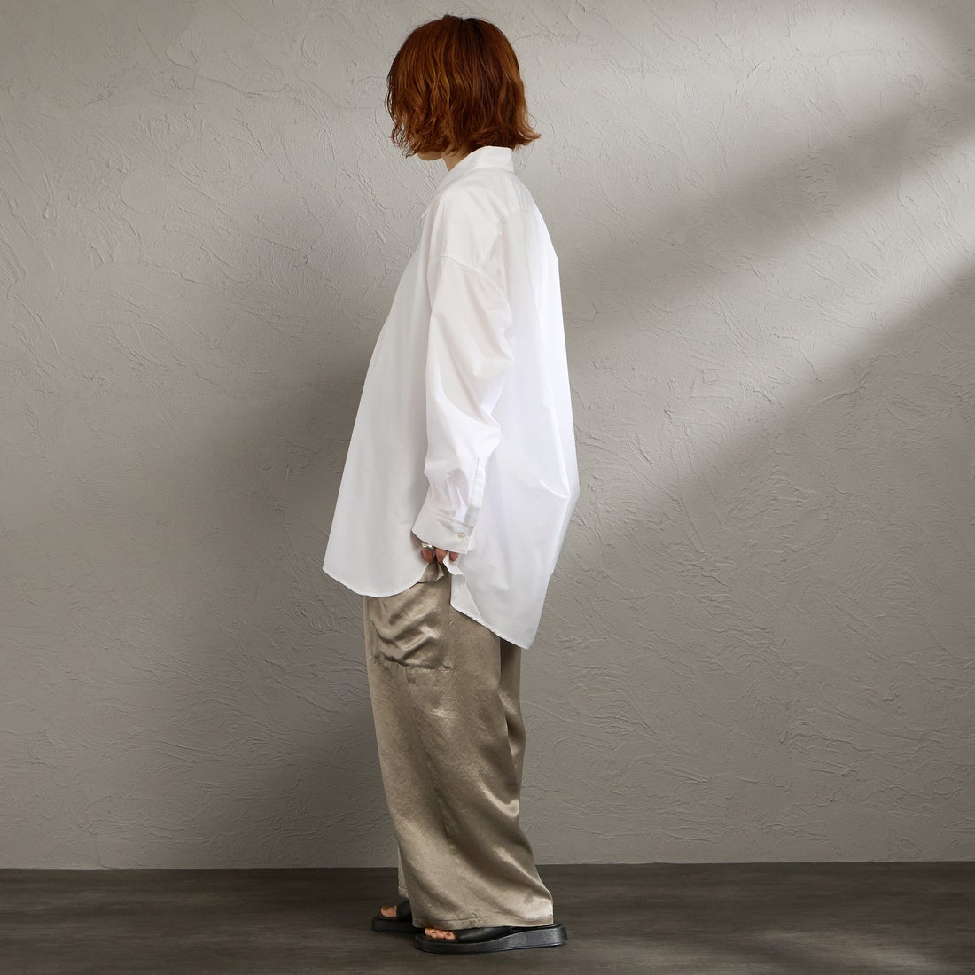 MARMARMAR [マーマーマー] バックコクーンレギュラーシャツ [1-830070] 11 OFF WHI &&モデル身長：158cm 着用サイズ：F&&