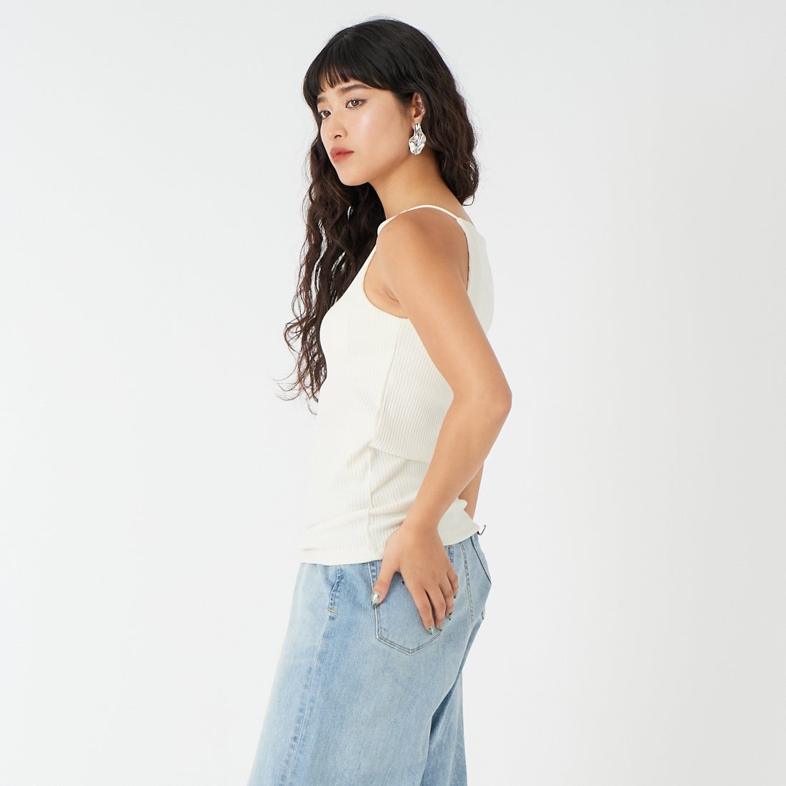 hwyl [ヒュイル] カップ付きタンクトップ [61285559] ｵﾌ &&モデル身長：162cm 着用サイズ：2&&