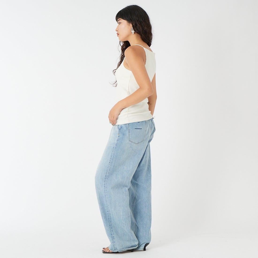 hwyl [ヒュイル] カップ付きタンクトップ [61285559] ｵﾌ &&モデル身長：162cm 着用サイズ：2&&