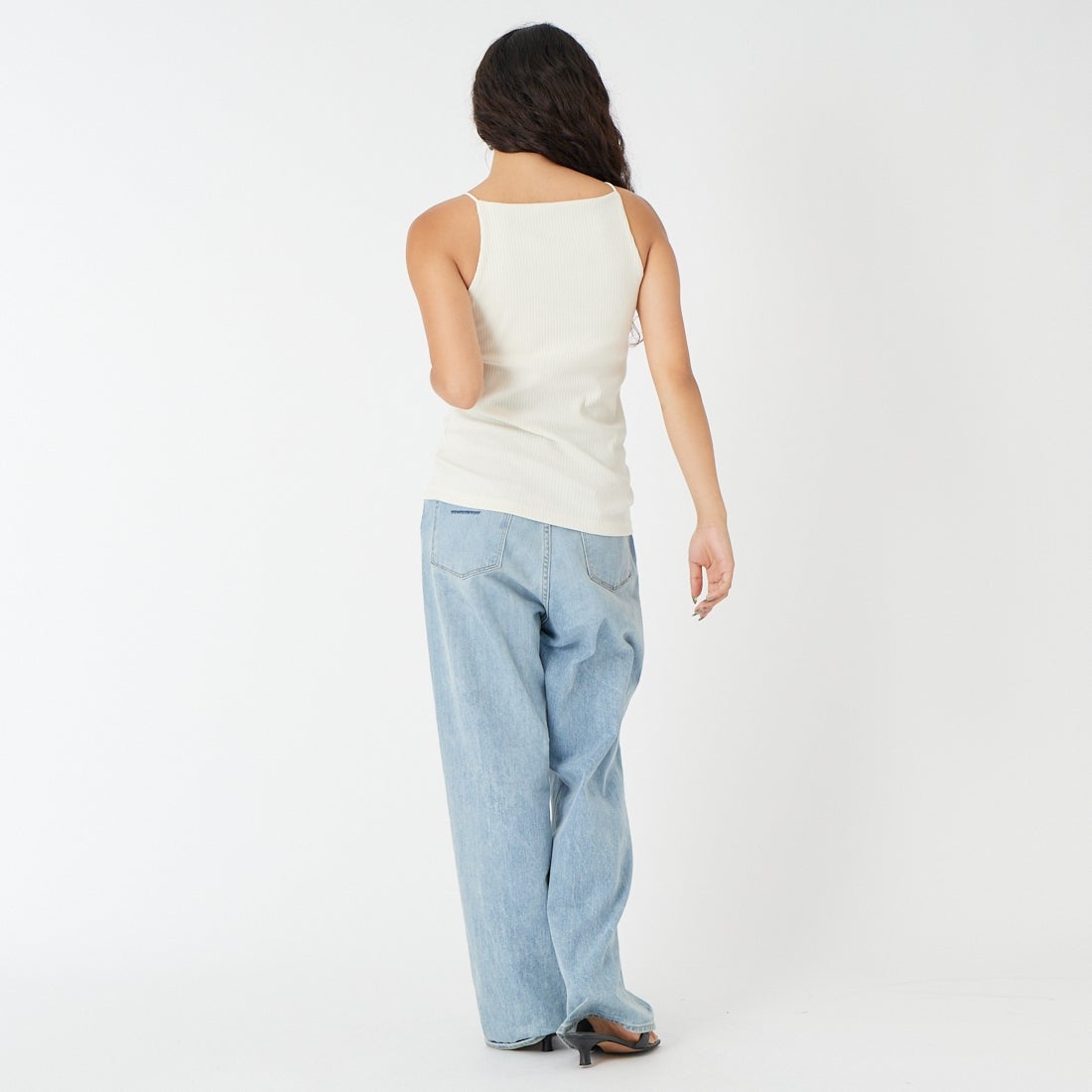 hwyl [ヒュイル] カップ付きタンクトップ [61285559] ｵﾌ &&モデル身長：162cm 着用サイズ：2&&