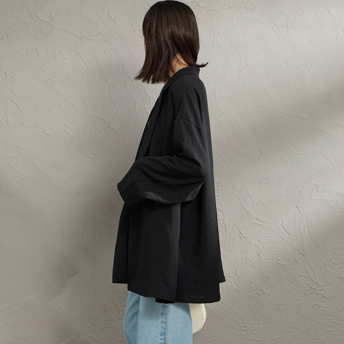 mizuiro ind [ミズイロインド] テーラードシャツジャケット [1-230170] 99 BLACK &&モデル身長：160cm 着用サイズ：F&&