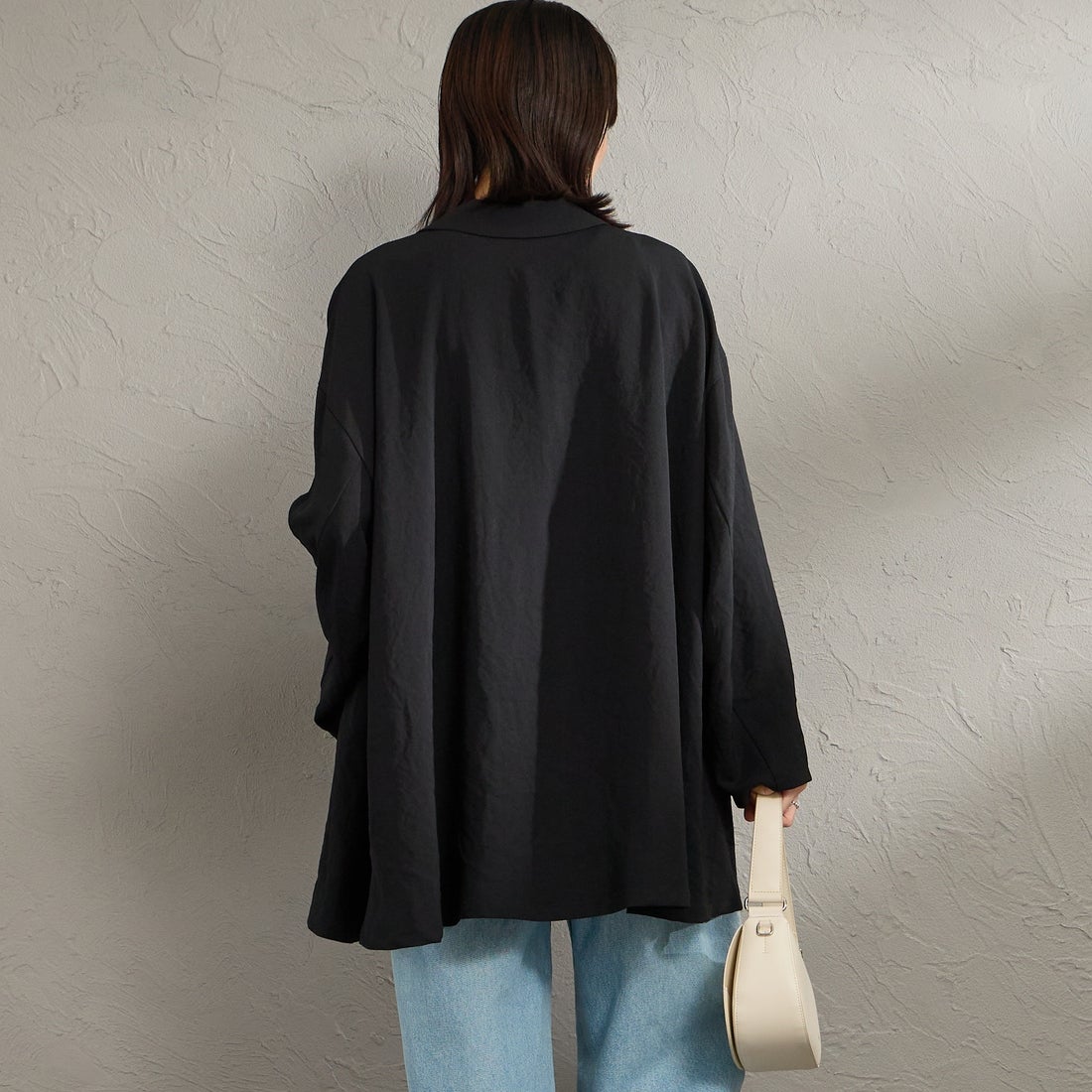 mizuiro ind [ミズイロインド] テーラードシャツジャケット [1-230170] 99 BLACK &&モデル身長：160cm 着用サイズ：F&&