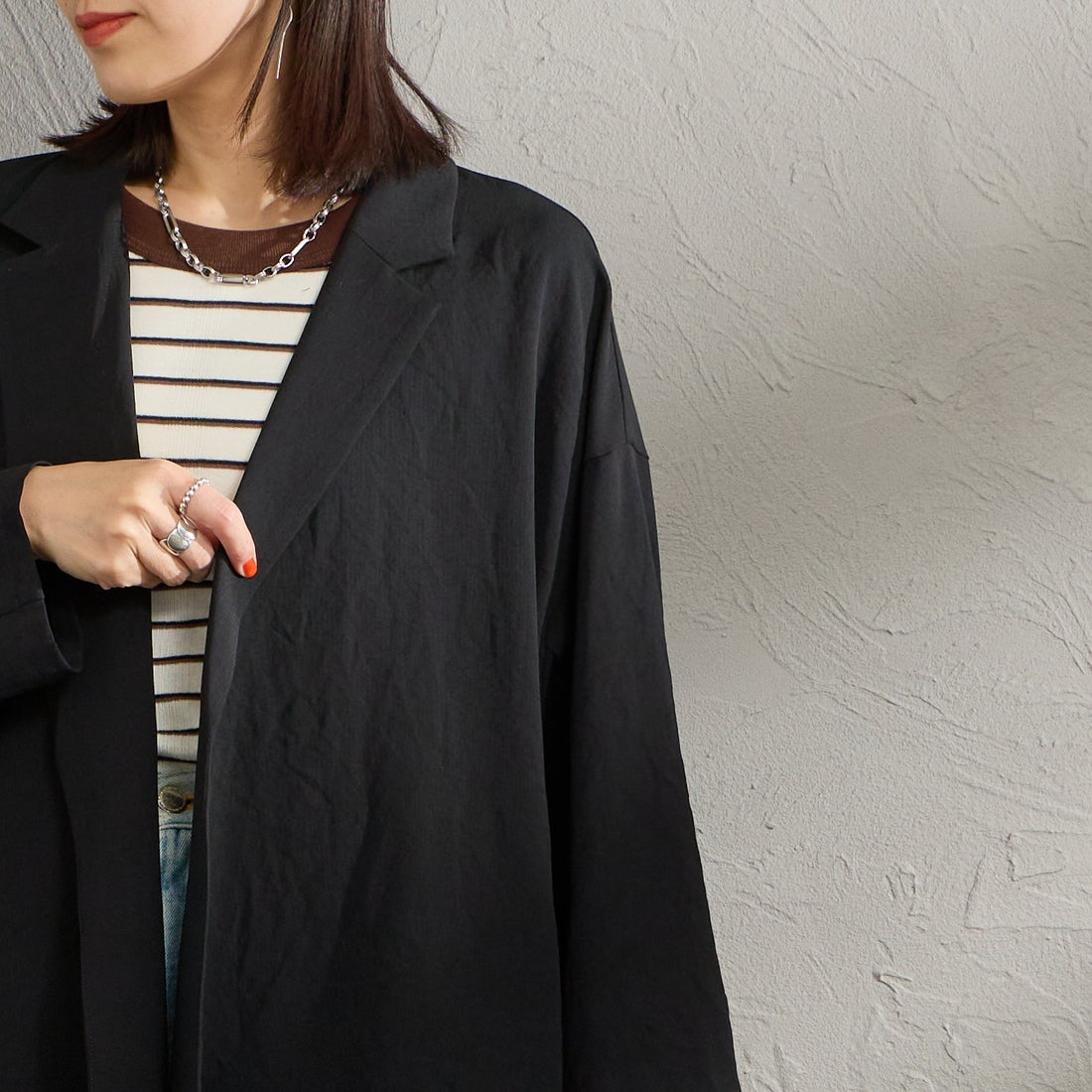 mizuiro ind [ミズイロインド] テーラードシャツジャケット [1-230170] 99 BLACK &&モデル身長：160cm 着用サイズ：F&&