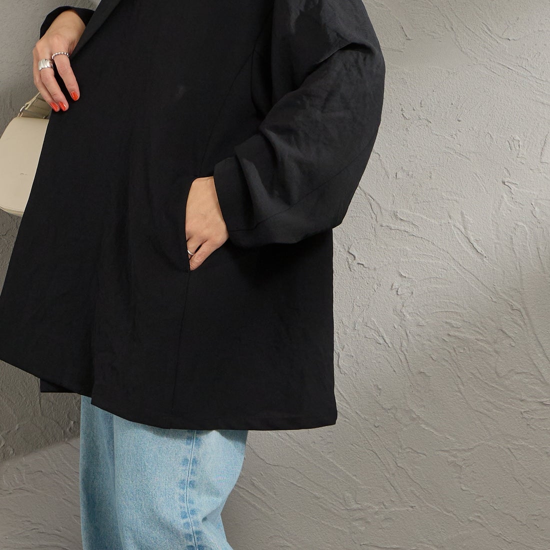 mizuiro ind [ミズイロインド] テーラードシャツジャケット [1-230170] 99 BLACK &&モデル身長：160cm 着用サイズ：F&&
