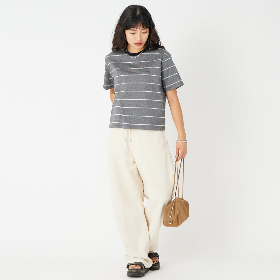 A.P.C. [アー・ペー・セー] トリコロールカラーボーダーTシャツ [T-SHIRT-COURAGE-F] 97 ANTHRAC &&モデル身長：162cm 着用サイズ：S&&