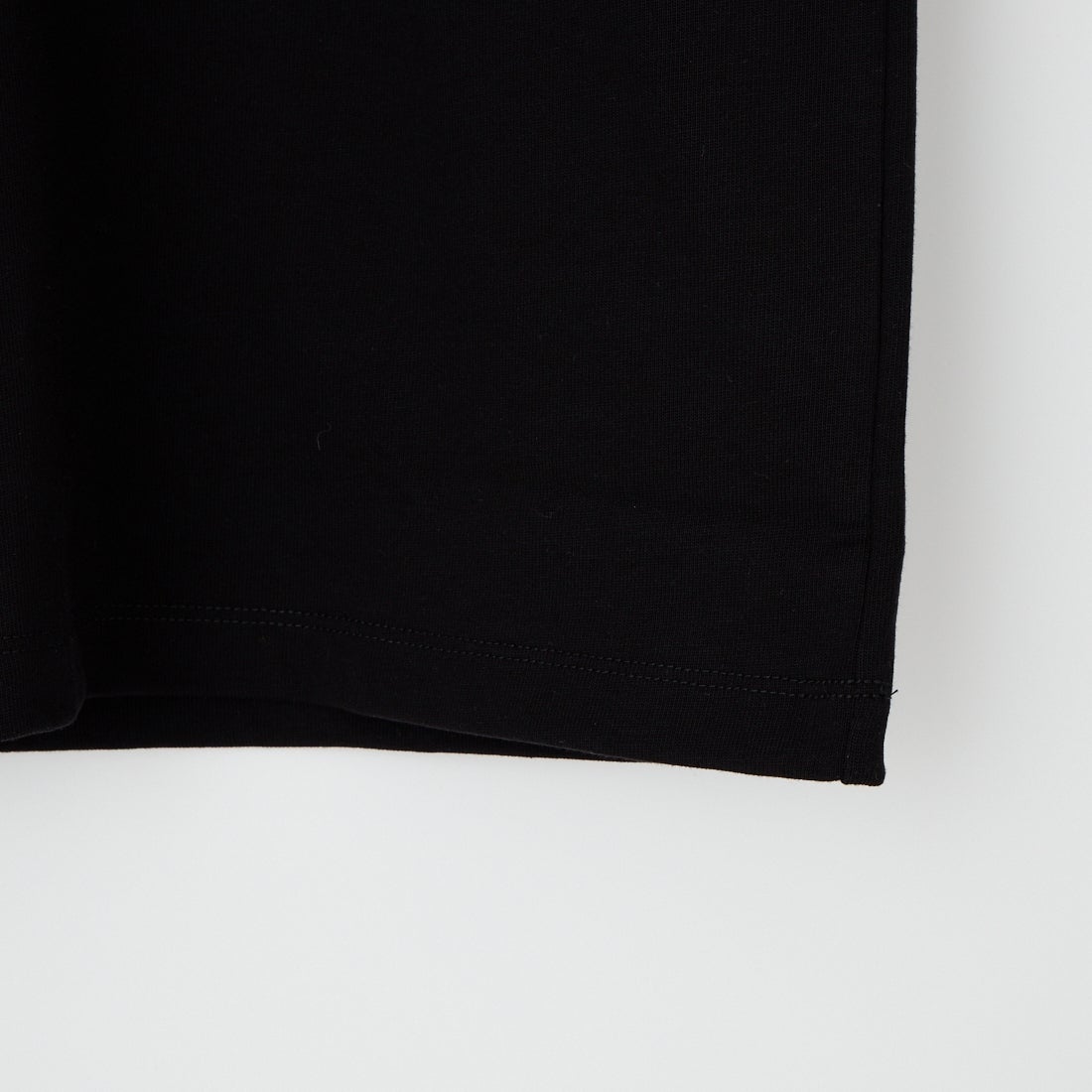 A.P.C. [アー・ペー・セー] アウトラインロゴ刺繍Tシャツ [T-SHIRT-NEW-OUTLINE] 99 NOIR