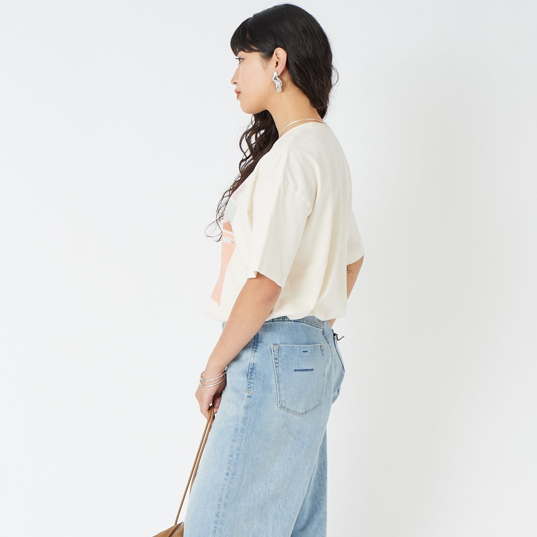 patagonia [パタゴニア] ウィメンズ デザート グロー オーバーサイズTシャツ [37868] UDNL &&モデル身長：162cm 着用サイズ：S&&