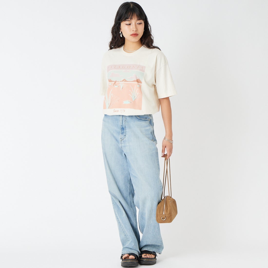 patagonia [パタゴニア] ウィメンズ デザート グロー オーバーサイズTシャツ [37868] UDNL &&モデル身長：162cm 着用サイズ：S&&