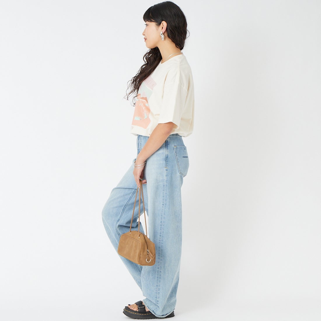 patagonia [パタゴニア] ウィメンズ デザート グロー オーバーサイズTシャツ [37868] UDNL &&モデル身長：162cm 着用サイズ：S&&