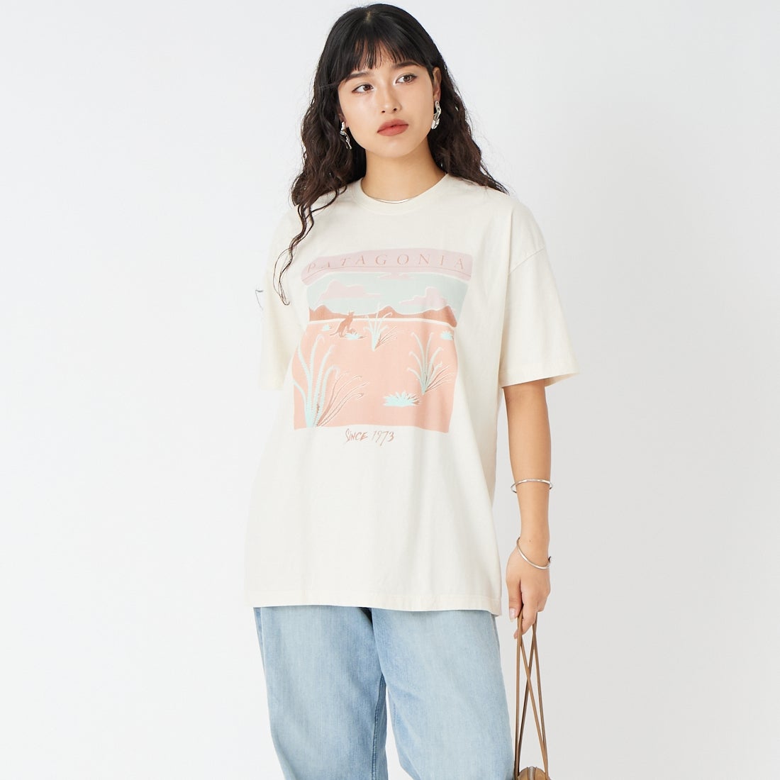 patagonia [パタゴニア] ウィメンズ デザート グロー オーバーサイズTシャツ [37868] UDNL &&モデル身長：162cm 着用サイズ：S&&