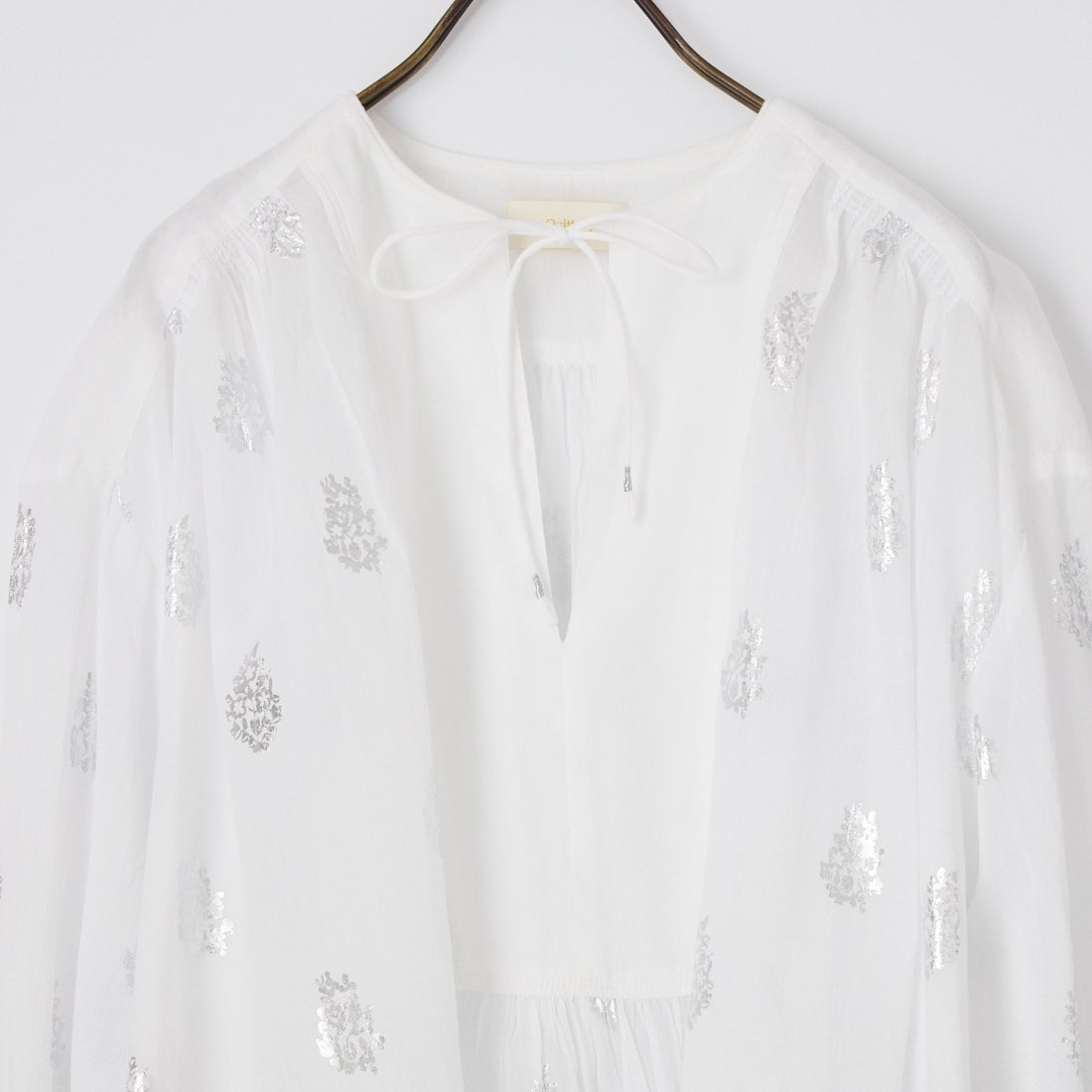 ne Quittez pas [ヌキテパ] フラワー箔プリント ギャザーブラウス [010100CM1] 01 WHITE