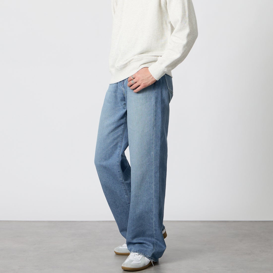 Japan Blue Jeans. [ジャパンブルージーンズ] ライトワイドジーンズ 9オンス [JMJA0300] M01 &&モデル身長：177cm 着用サイズ：30&&