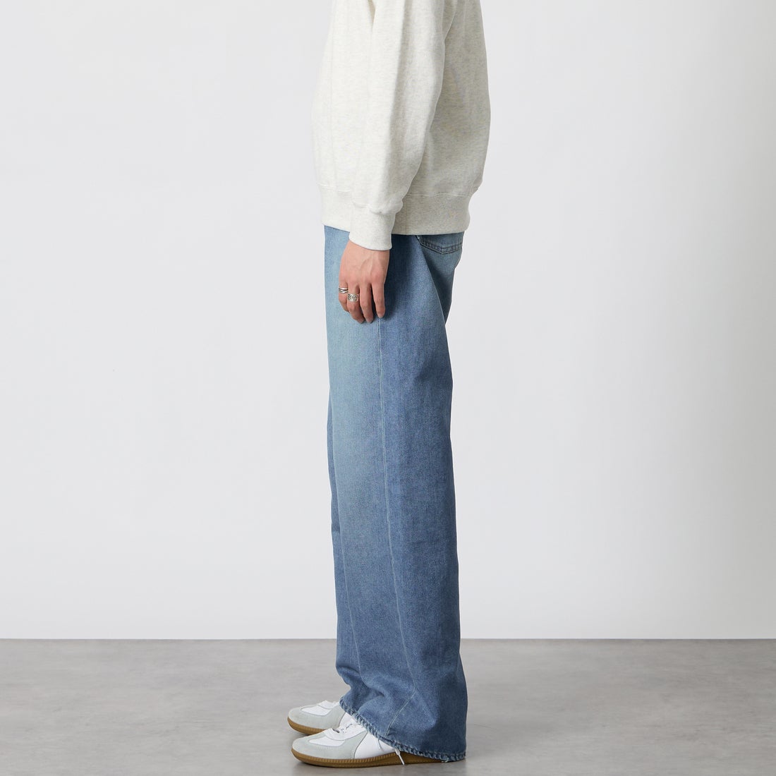 Japan Blue Jeans. [ジャパンブルージーンズ] ライトワイドジーンズ 9オンス [JMJA0300] M01 &&モデル身長：177cm 着用サイズ：30&&