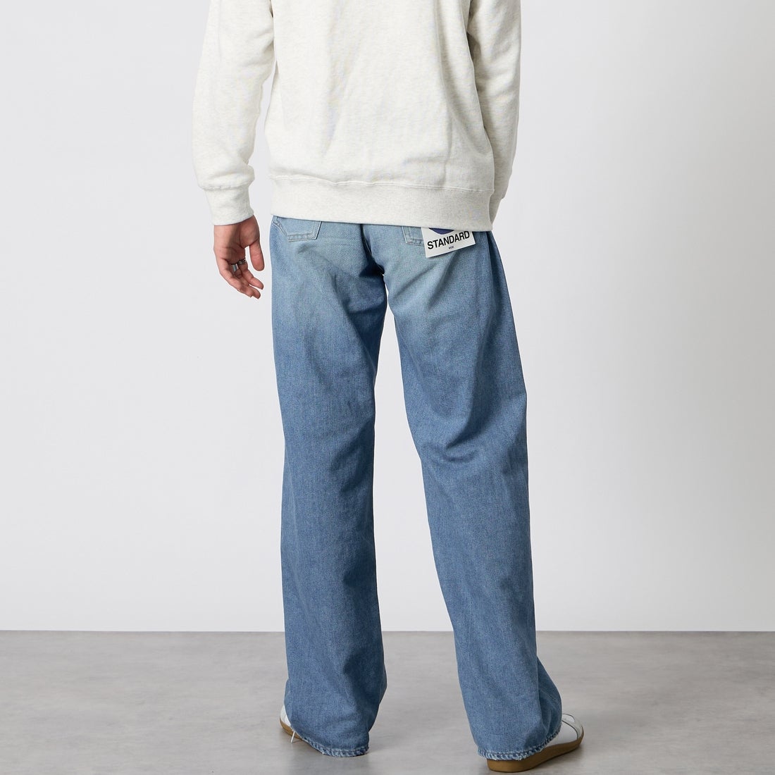 Japan Blue Jeans. [ジャパンブルージーンズ] ライトワイドジーンズ 9オンス [JMJA0300] M01 &&モデル身長：177cm 着用サイズ：30&&